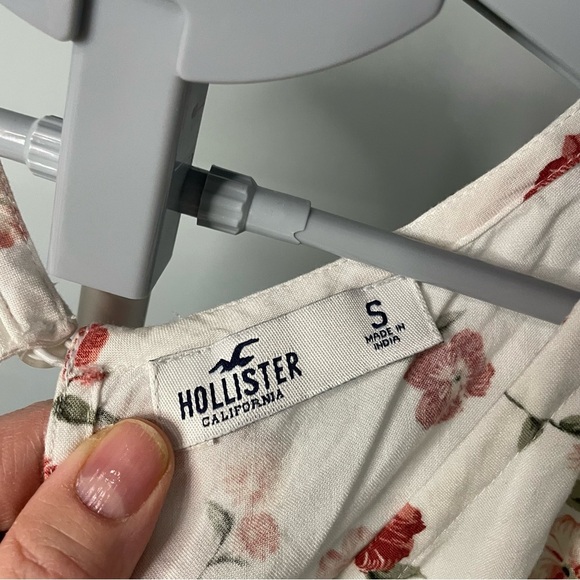 Hollister floral romper size small - Picture 5 of 9